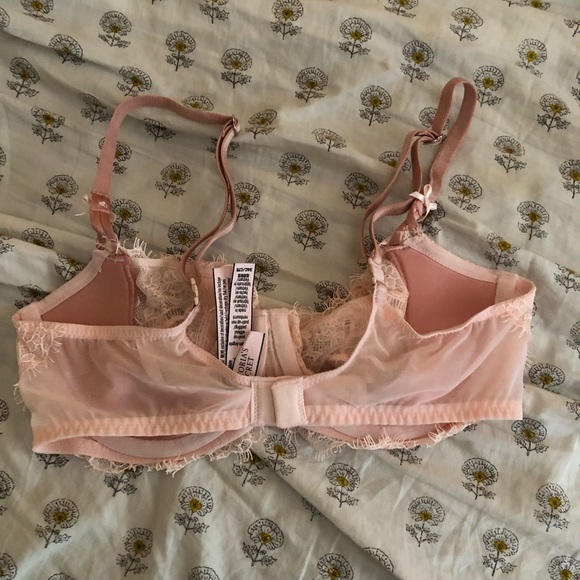 *SOLD*Victoria Secret Unlined Bra - Picture 2 of 2
